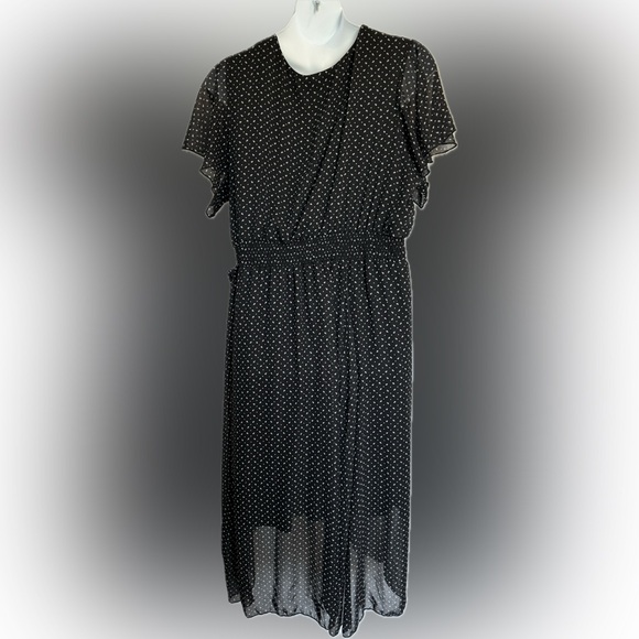 Lane Bryant plus size Flutter Sleeve Dress. Black. Size 26/28. High low - Picture 2 of 7